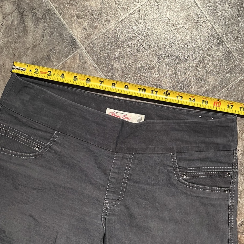 Point Zero Pull On Capris - Picture 4 of 7